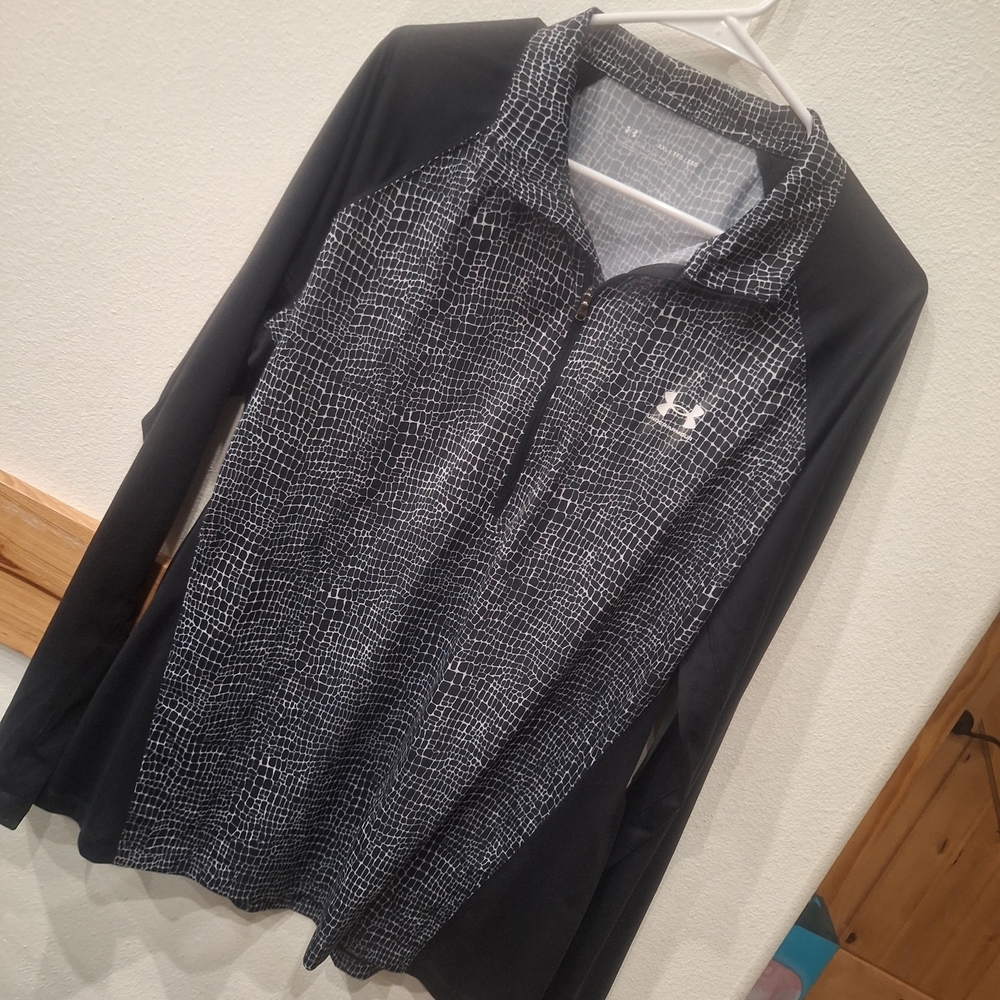 Under Armour Black and Gray Patterned Pullover